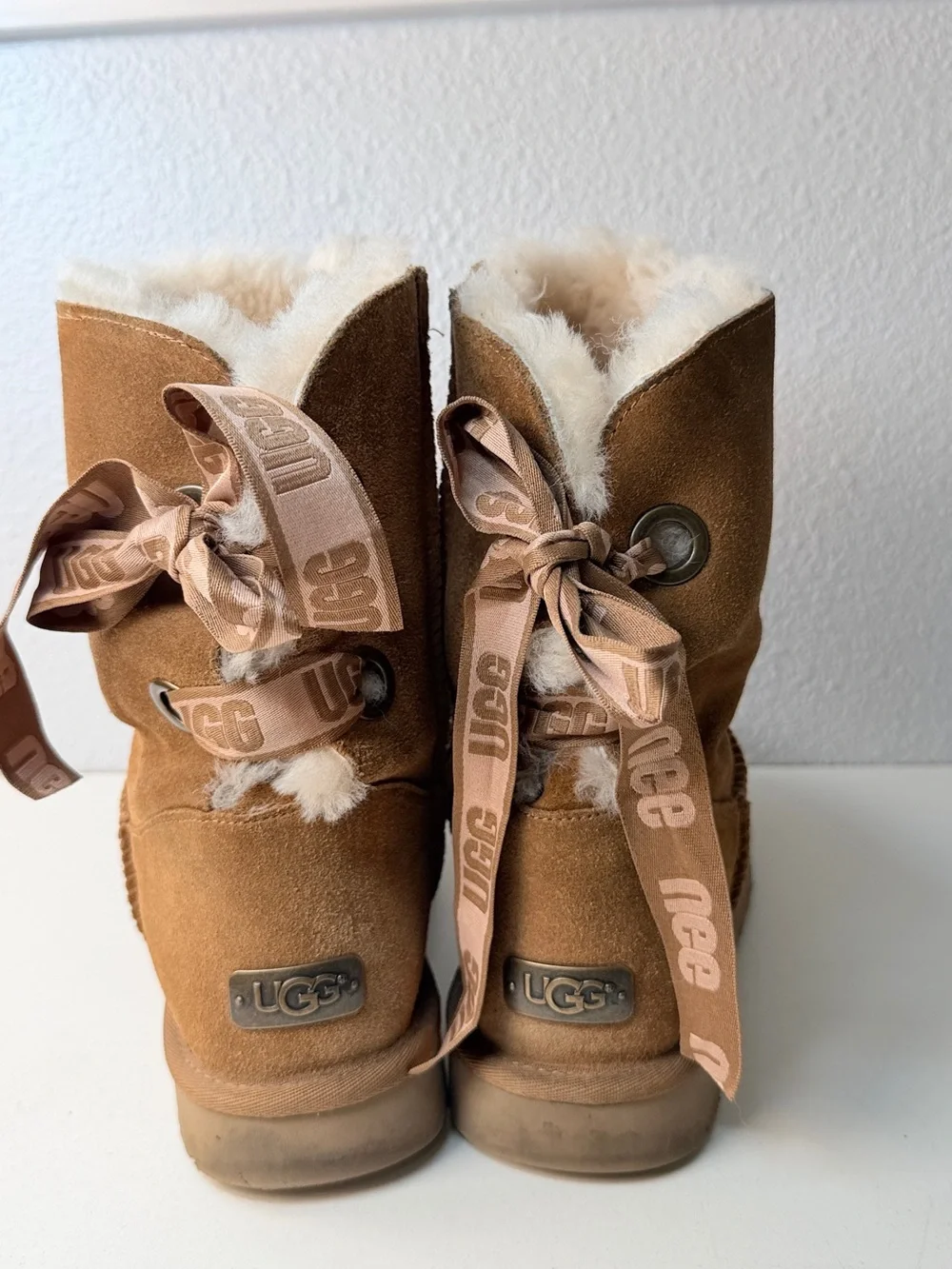 UGG Bailey Bow II Chestnut Sheepskin Suede Boots Womens 11